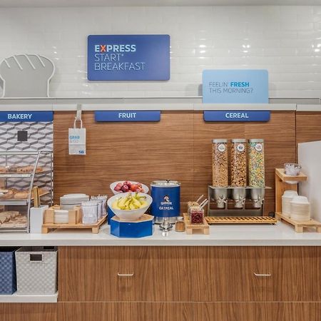 Holiday Inn Express Troy By Ihg Екстер'єр фото