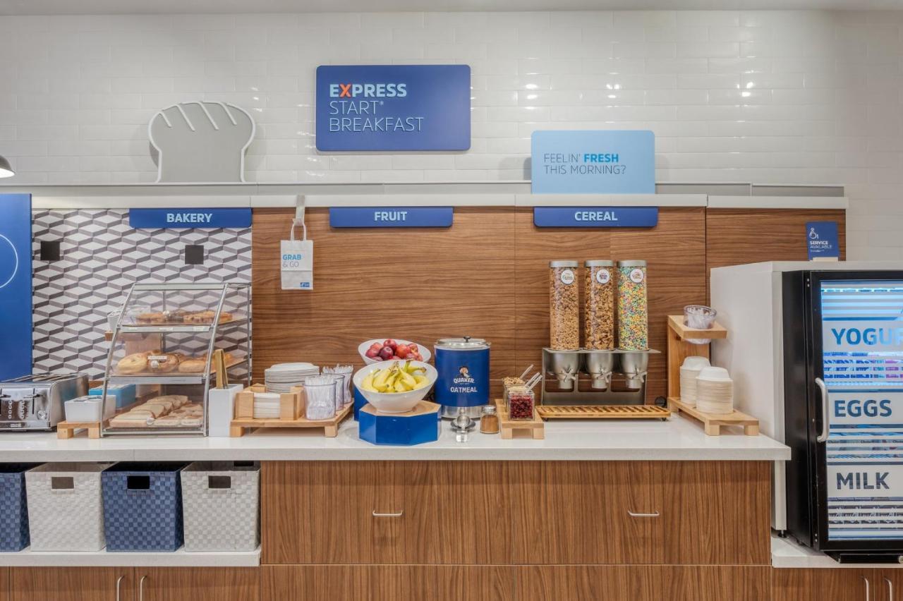 Holiday Inn Express Troy By Ihg Екстер'єр фото
