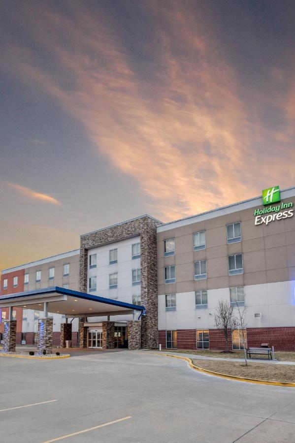 Holiday Inn Express Troy By Ihg Екстер'єр фото