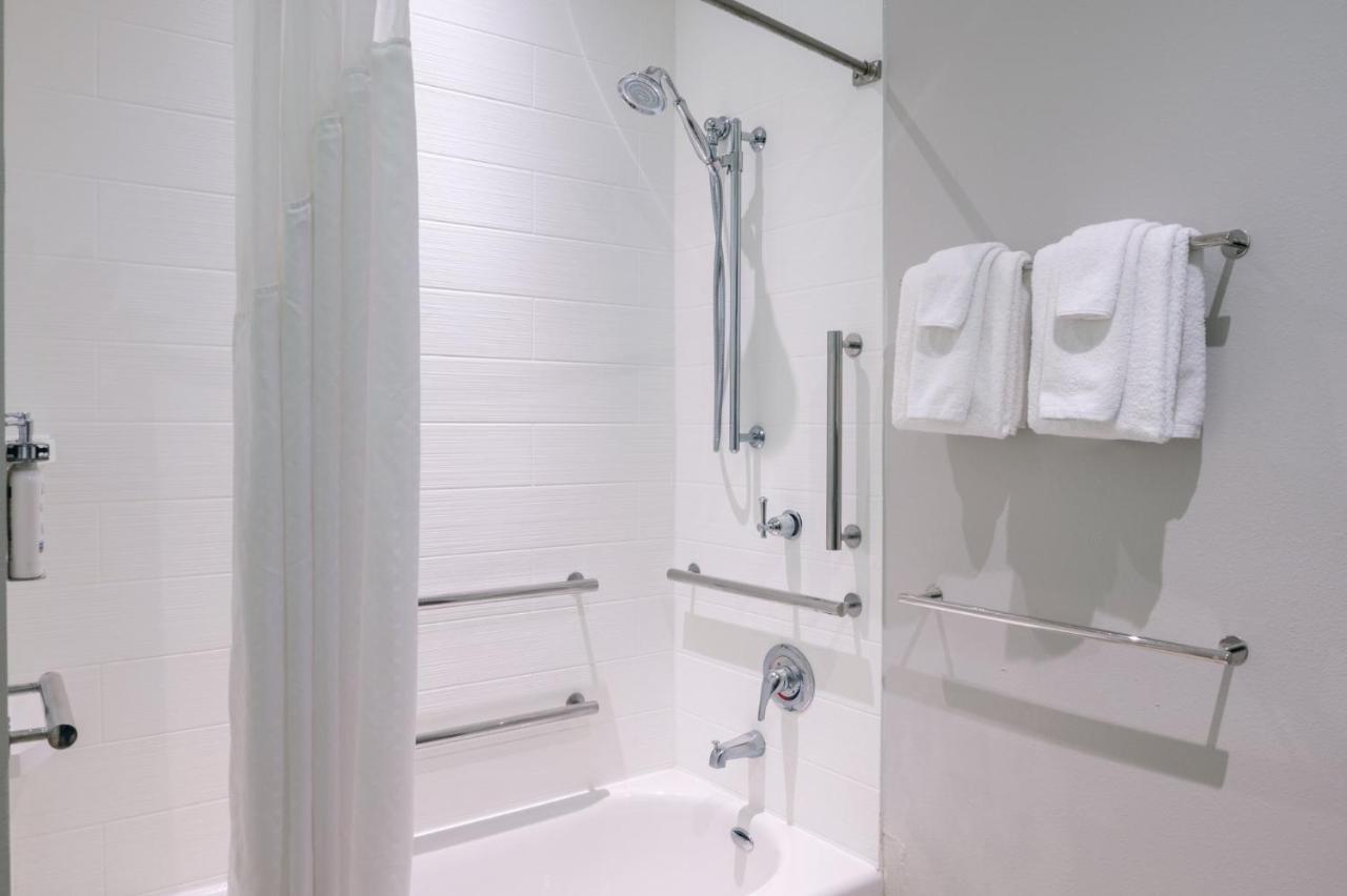 Holiday Inn Express Troy By Ihg Екстер'єр фото